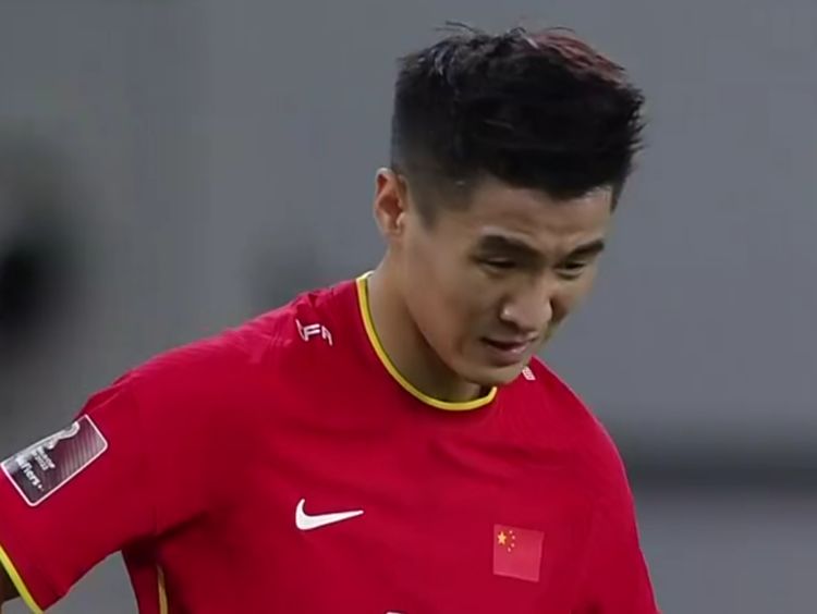 国足一夜清醒！全场0射正，将帅低头无语，热议：大学生VS中学生休闲区蓝鸢梦想 - Www.slyday.coM