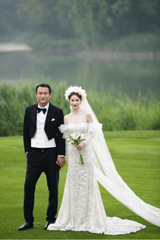 徐云龙简介 那些年的明星风采|徐云龙|蘑菇|妻子_新浪新闻