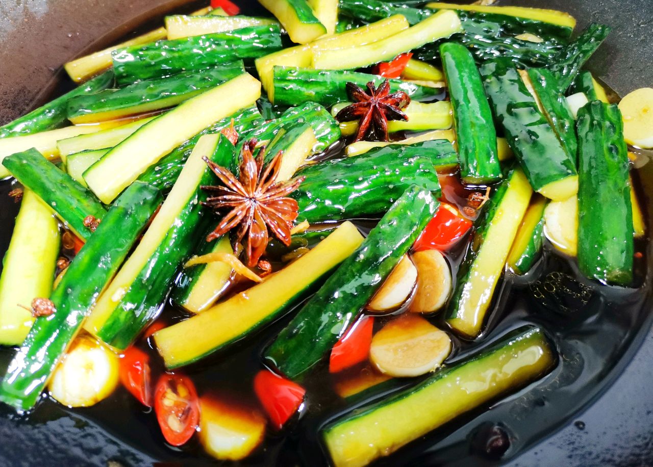 自制腌黄瓜,鲜香适宜,清爽解腻,开胃又下饭,佐餐好选择|腌黄瓜|佐餐