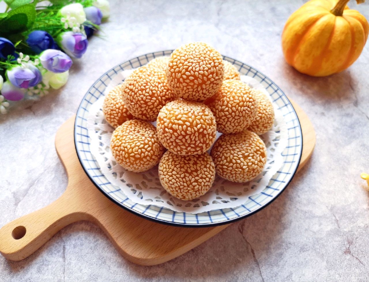 炸一炸,香甜软糯营养高,追剧当做零食吃刚刚好|南瓜|南瓜球|芝麻_新浪