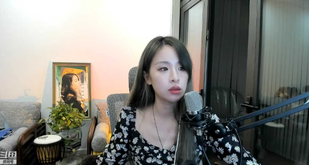 余小c开口直接单杀水友诺克萨斯公主首播献唱还是劈开