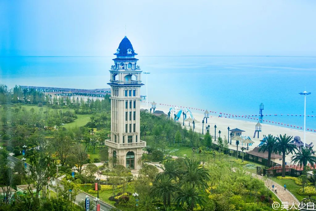 23平方公里蔚蓝海域的碧海银沙沙滩,足以媲美澳大利亚的黄金海岸.