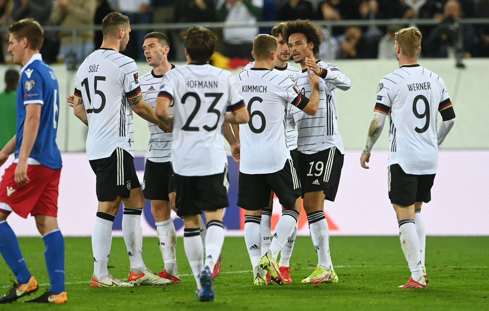 足球——世预赛:德国胜列支敦士登