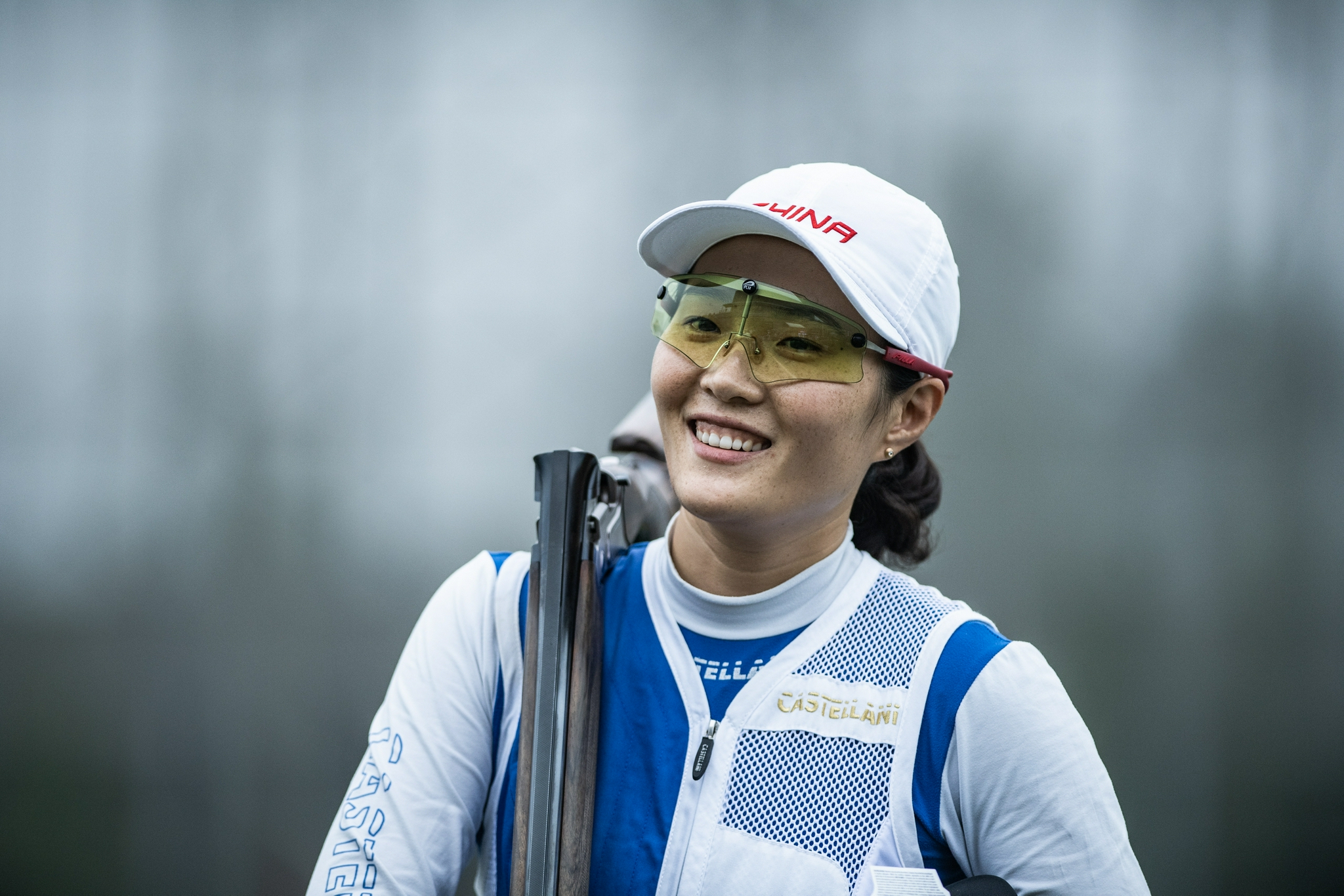 射击魏萌女子飞碟双向夺冠