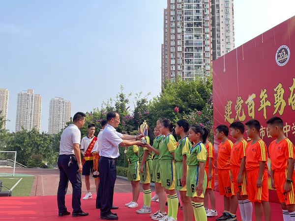 重庆市田坝中学举行20212022学年度上期开学典礼