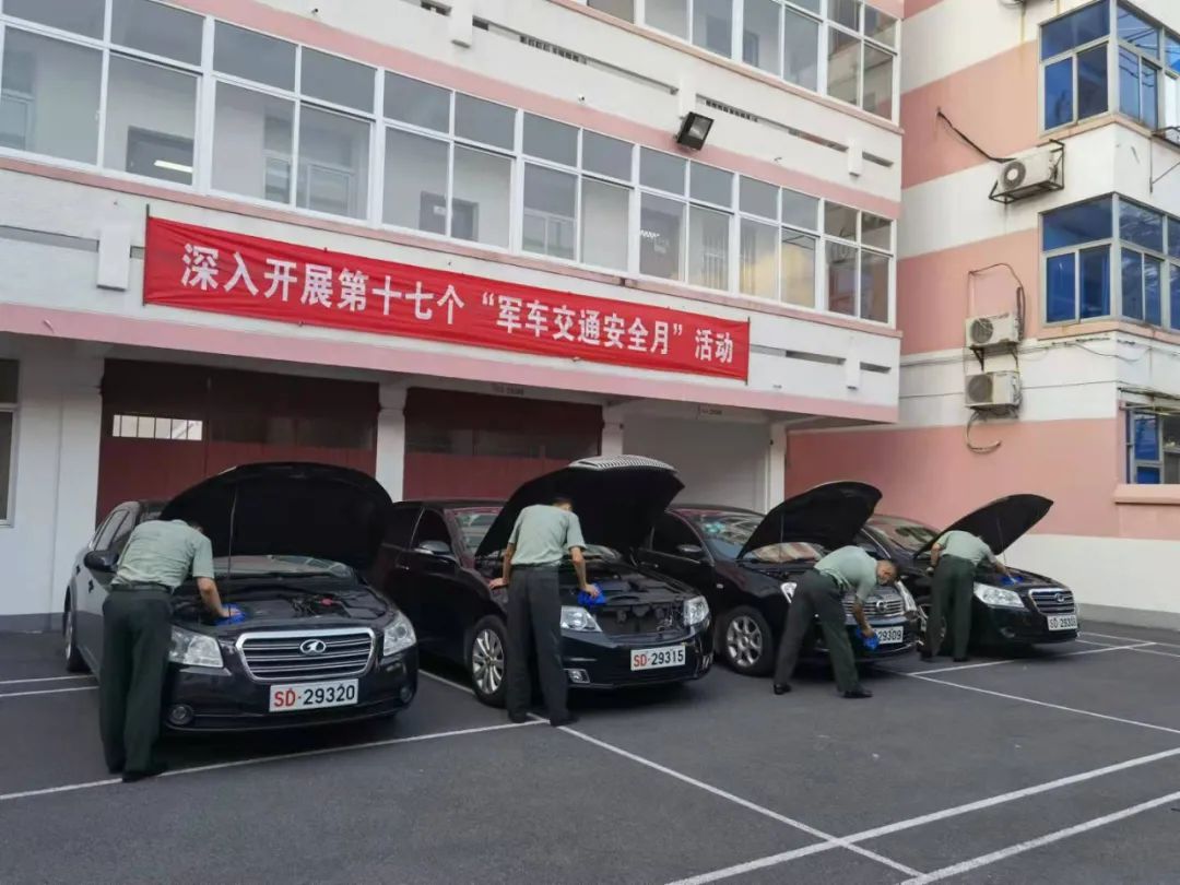 为树牢军车驾驶员的交通安全意识,规范军车驾驶员的交通安全行为,紧绷