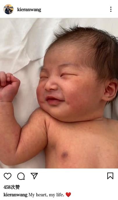 “中国第一美”朱珠生娃，宝宝颜值超高，笑容甜美遗传妈妈同款梨涡