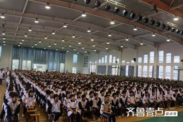 博兴县第五中学隆重举行新学期开学典礼暨表彰大会