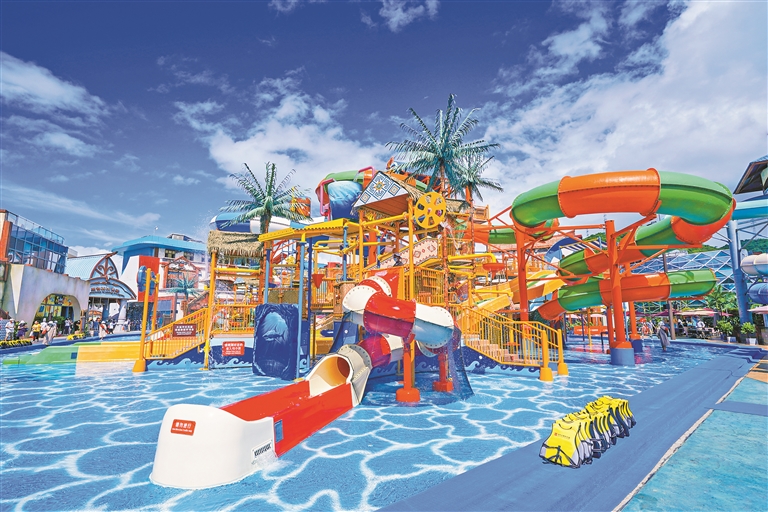 水上世界有近200种游乐玩法.受访单位供图
