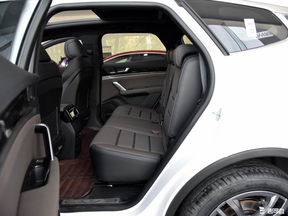 冲着性价比值得给好评 小哥带你一起看比亚迪唐