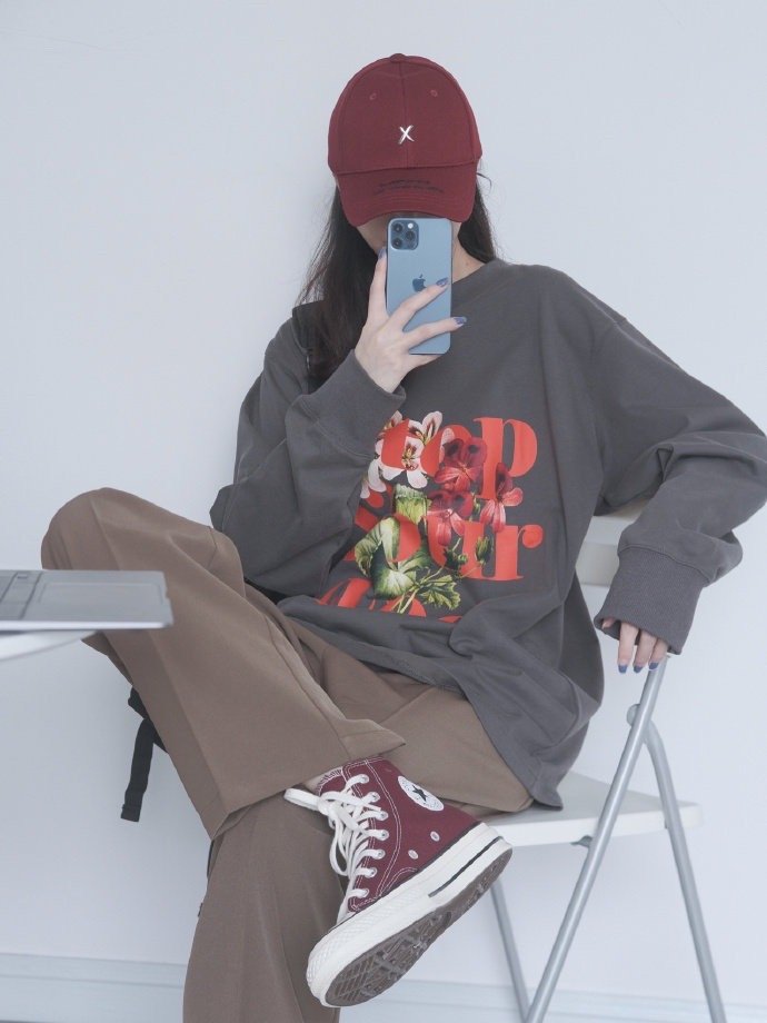 个性洒脱随意感酷女孩