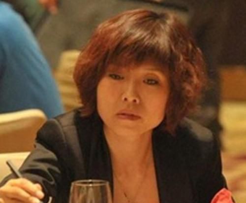 刀郎藏不住了,二婚老婆朱梅真实情况并不是普通人,难怪不公布