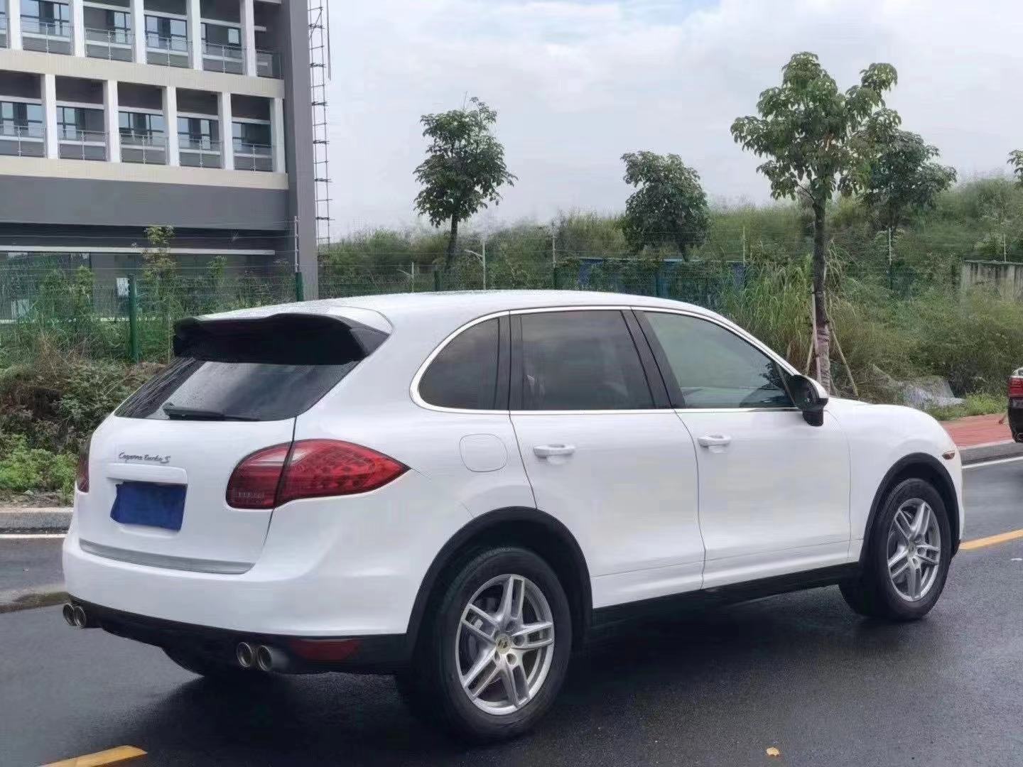 13款保时捷卡宴售价17万,流畅且运动气息较浓