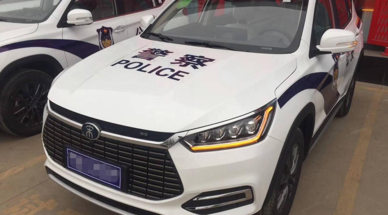 中国警车"换代",4.9秒就破百,网友直呼:新车彰显大国风范!