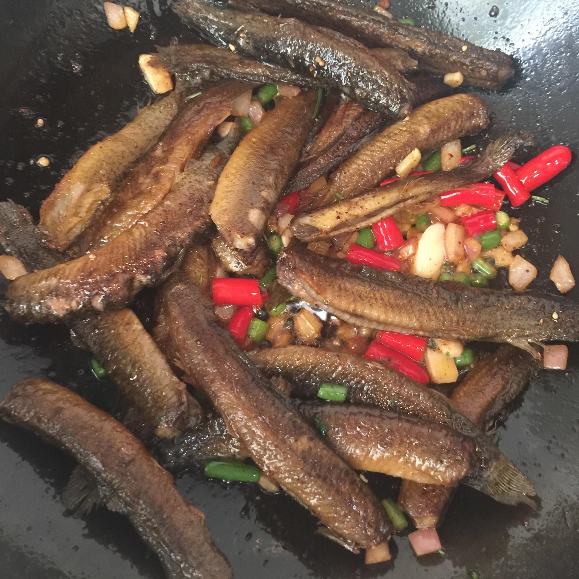 香辣干煸泥鳅|泥鳅|紫苏叶|青椒_新浪新闻