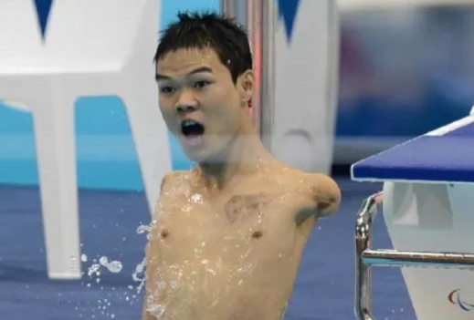 闪耀残奥会!中国无臂飞鱼4金4破纪录,外媒集体报道:鼓舞人心休闲区蓝鸢梦想 - Www.slyday.coM 闪耀残奥会!中国无臂飞鱼4金4破纪录,外媒集体报道:鼓舞人心休闲区蓝鸢梦想 - Www.slyday.coM