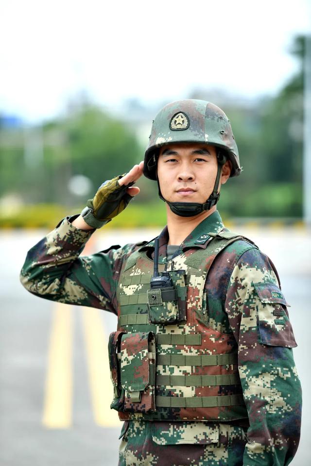 千言万语道不尽万语千言述不完向军旗敬最后一个军礼将最美的微笑留在