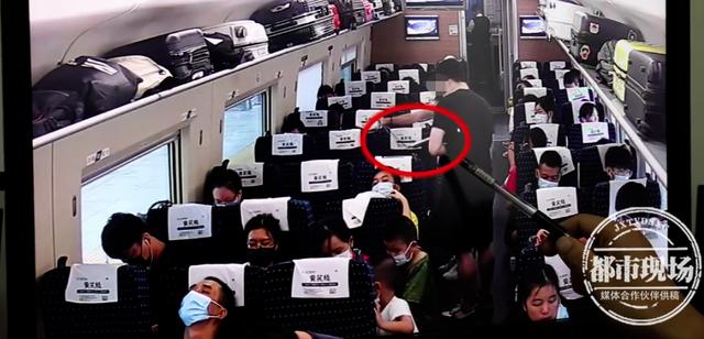 女子坐高铁玩电脑，突然热点没了，才知手机被偷休闲区蓝鸢梦想 - Www.slyday.coM