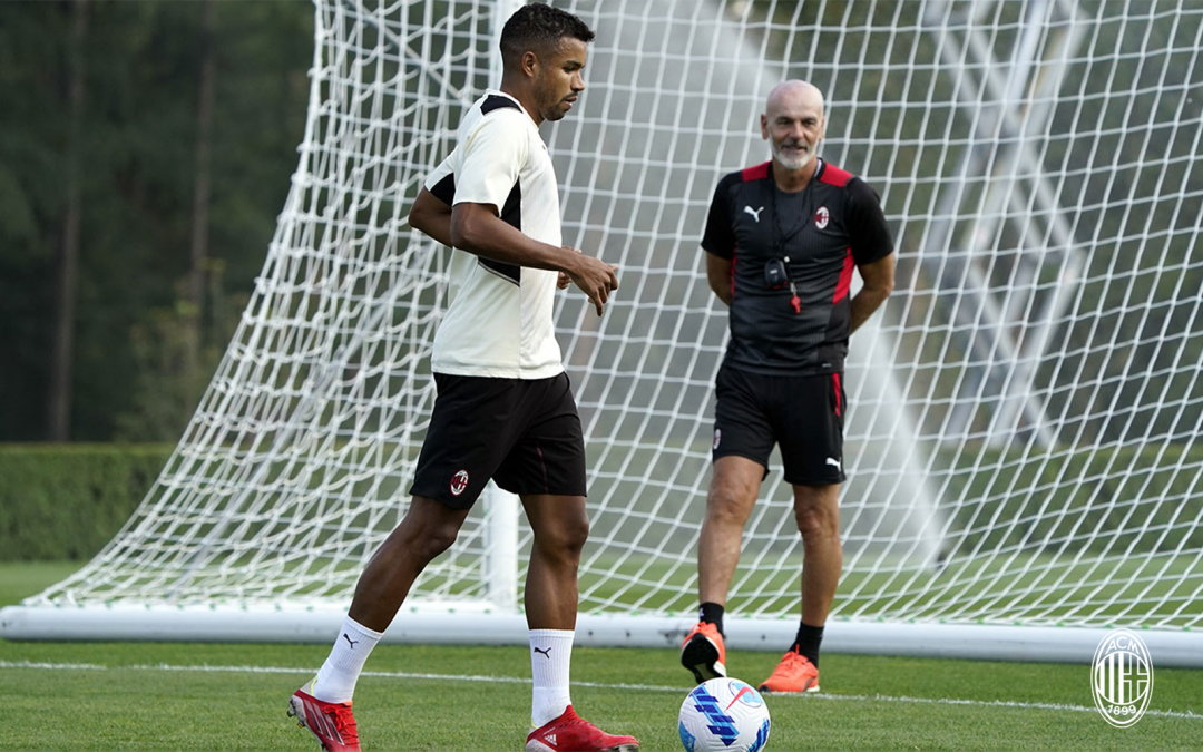 梅西亚斯出席了加盟球队以来的首次新闻发布会休闲区蓝鸢梦想 - Www.slyday.coM