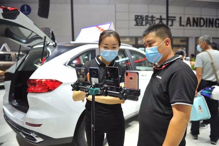 齐鲁车展观察|老铁们买车吗?车展直播,线上热闹程度不输现场-新浪汽车