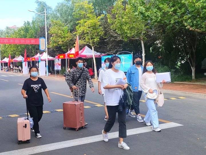 天青色等烟雨而我在等你滨州学院迎来2021级省外新生