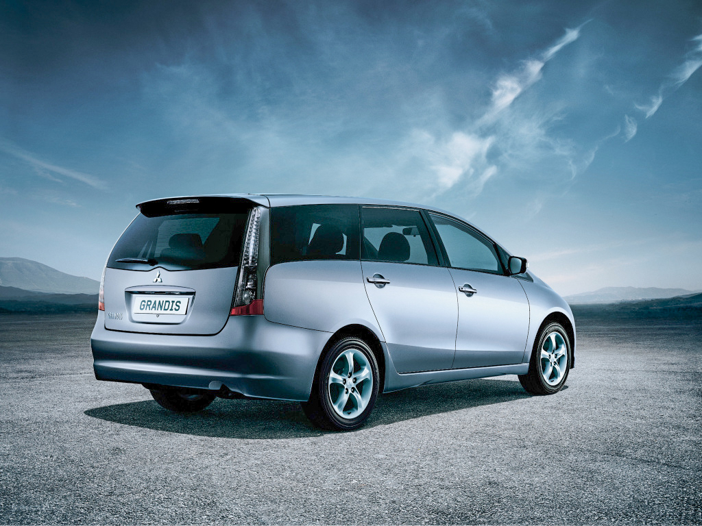 外观运动还不过时的mpv 三菱格蓝迪