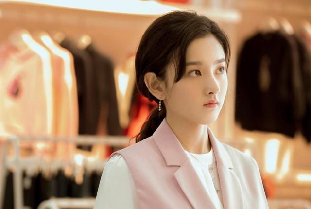 《乔家的儿女》：“恋爱脑”被伤透心,可她为什么不稀罕你同情?休闲区蓝鸢梦想 - Www.slyday.coM