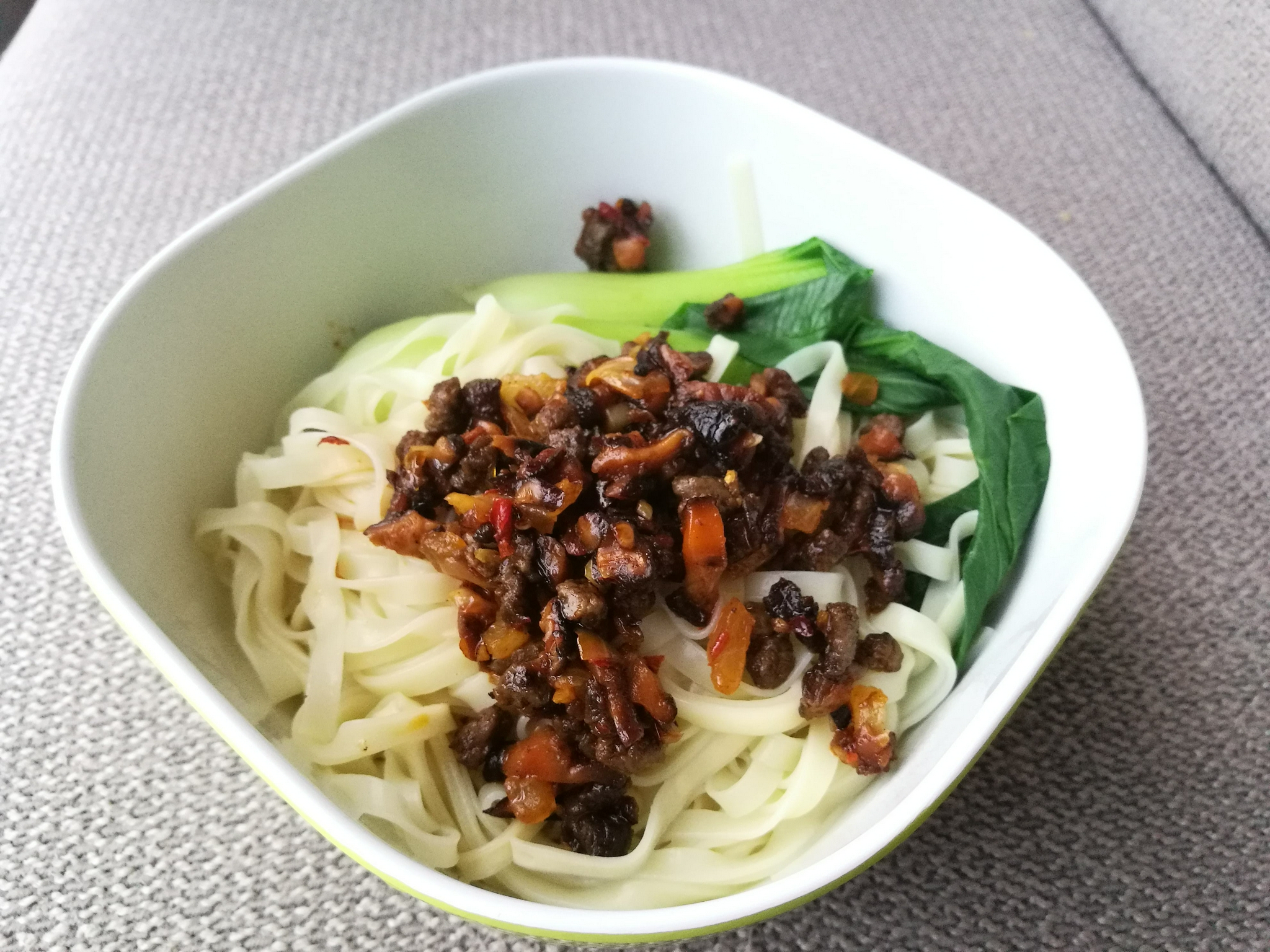 好吃的香菇牛肉面