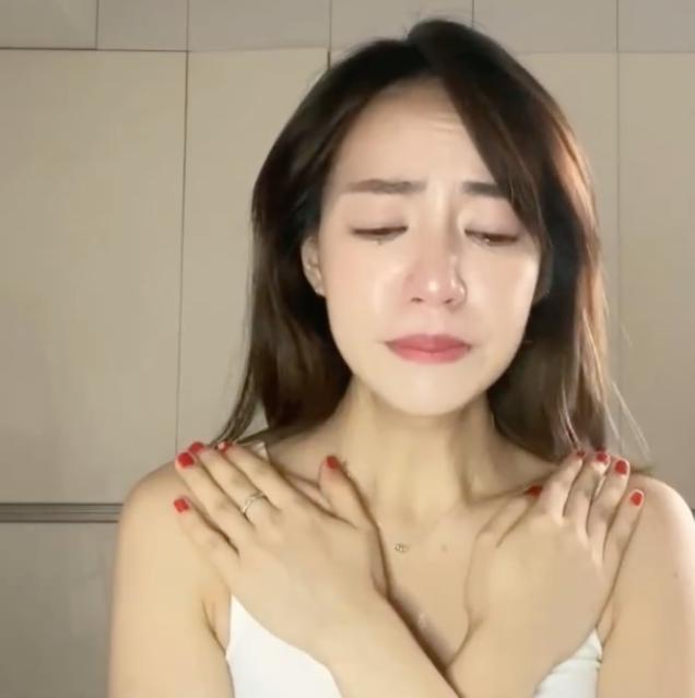 焦恩俊为女儿庆生,焦曼婷继承父亲高颜值,之前被怀疑患上抑郁症休闲区蓝鸢梦想 - Www.slyday.coM 焦恩俊为女儿庆生,焦曼婷继承父亲高颜值,之前被怀疑患上抑郁症休闲区蓝鸢梦想 - Www.slyday.coM