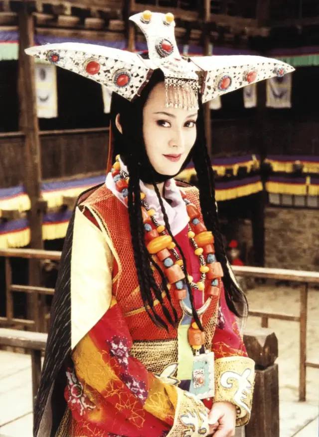 《落山风》担任女主饰演素碧,拿了第14届大众电影百花奖最佳女主角