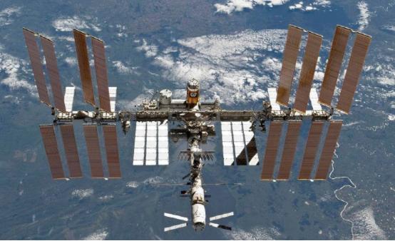 竖起来已达12层楼高？天宫空间站组合体，到最后能有多庞大？休闲区蓝鸢梦想 - Www.slyday.coM