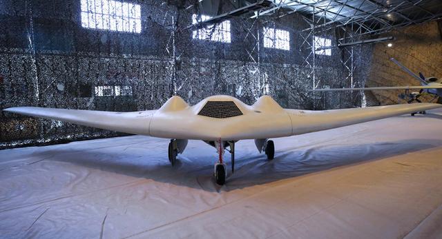 飞翼无人机现身菲律宾,rq180投入实战?翼展比波音747都大