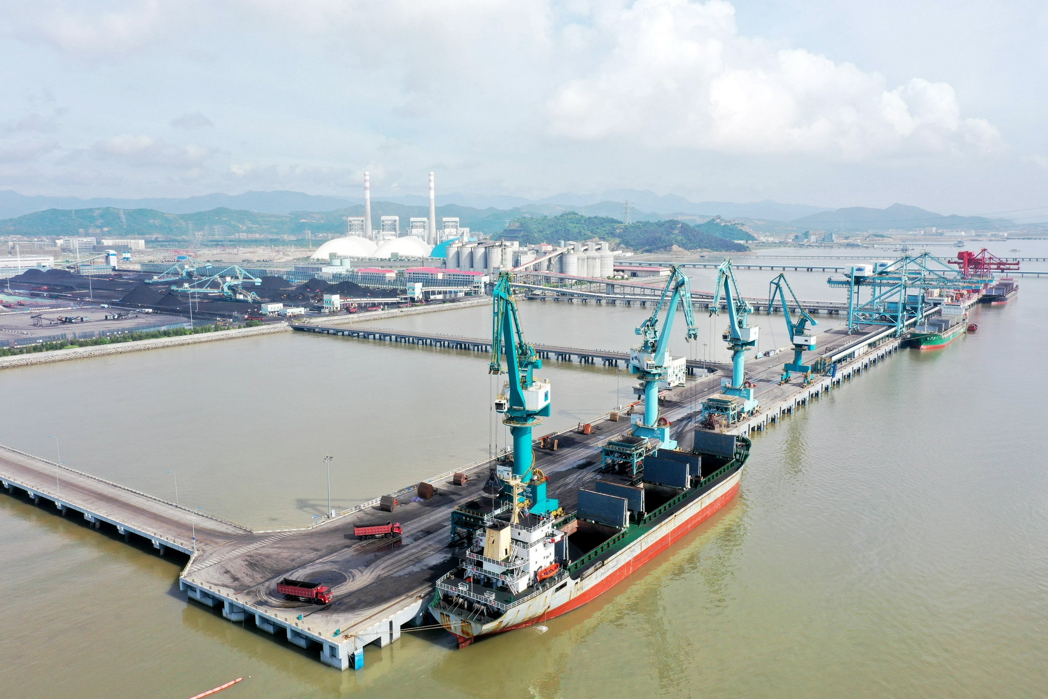 乐清港区装卸作业忙