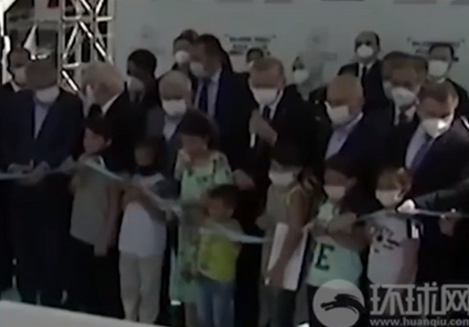 土耳其总统被 “抢风头” ：一个小男孩抢先一步剪断彩带……休闲区蓝鸢梦想 - Www.slyday.coM