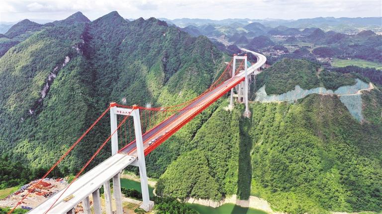 贵阳至黄平高速公路控制性工程取得重大进展 阳宝山大桥施工任务全部