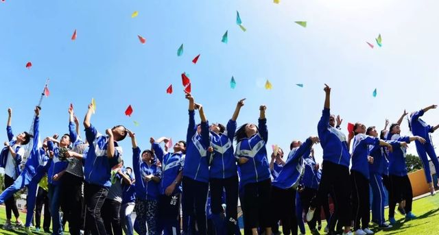 高考新动作,将更改为3+2+1模式!2022届学生:我无法接受休闲区蓝鸢梦想 - Www.slyday.coM 高考新动作,将更改为3+2+1模式!2022届学生:我无法接受休闲区蓝鸢梦想 - Www.slyday.coM