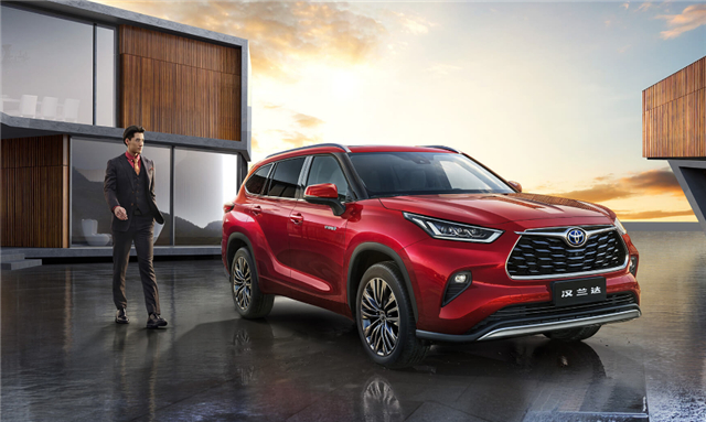 对比汉兰达，皇冠陆放优势在这三个地方！