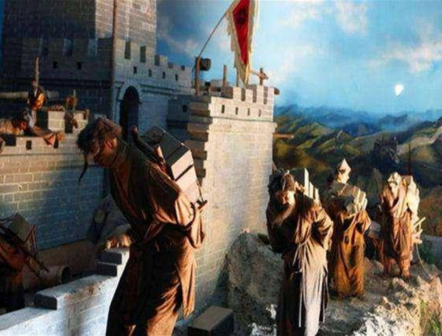 当年秦始皇修建万里长城用时多少年花了多少钱