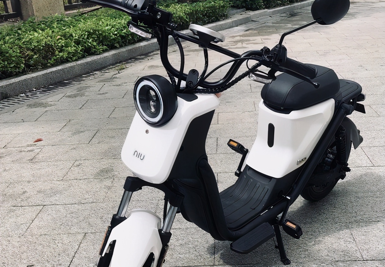 3000多入手哈登同款小牛电动uqi简约高级还科技感十足