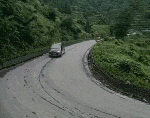 比如五菱宏光(配置|询价)(参数|图片),被国人称作为"神车",还可上山可