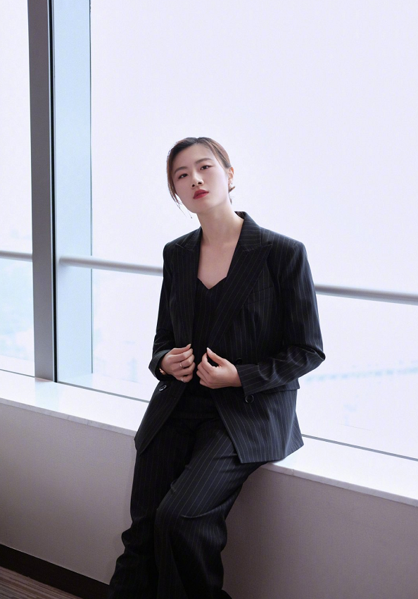 丁宁丁宁31岁退役入学北大当学生，平时打扮的太年轻，挺像学生休闲区蓝鸢梦想 - Www.slyday.coM