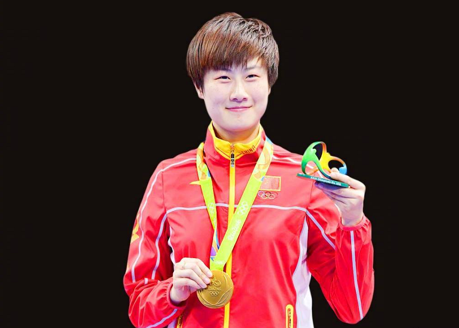 丁宁丁宁31岁退役入学北大当学生，平时打扮的太年轻，挺像学生休闲区蓝鸢梦想 - Www.slyday.coM