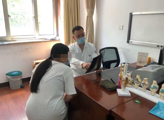 每天逼女儿跳绳3000个：长不高你自己后悔！休闲区蓝鸢梦想 - Www.slyday.coM