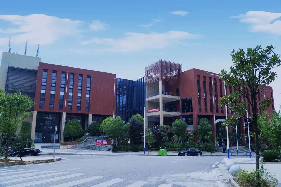 新生攻略③|贵师大新生专属"节目单"|贵州师范大学_新浪新闻