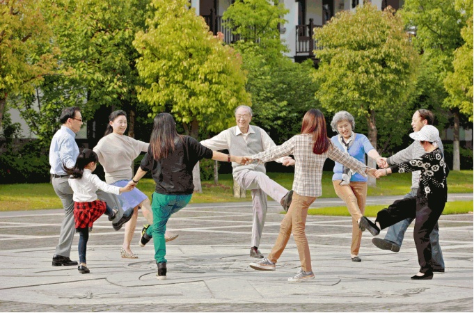 (宁绿城四季活动图,宁波绿城供图,央广网发)