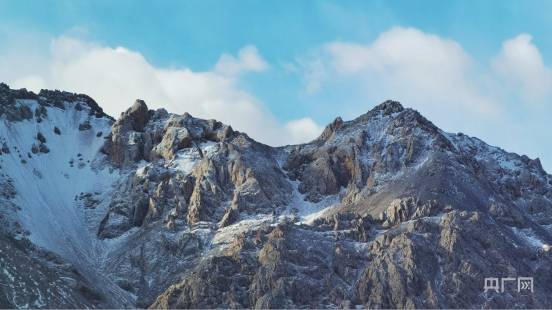 走近长江源 领略索布查叶古冰川遗址风光