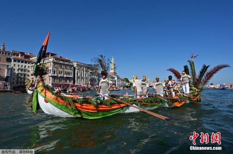 意大利威尼斯举办传统赛船节|威尼斯_新浪新闻