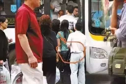 一位小偷的总结：快过节了，你们的东西就是这样被我"拿"走的！休闲区蓝鸢梦想 - Www.slyday.coM