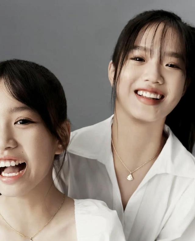 钟丽缇和两女儿同框，大女儿眼神清澈，完全没浪费妈妈的美貌休闲区蓝鸢梦想 - Www.slyday.coM