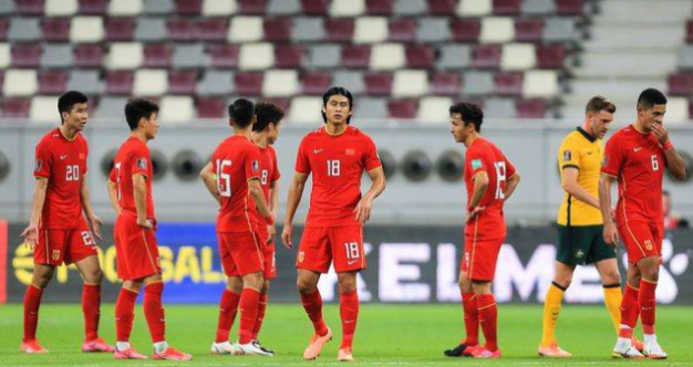 国足VS日本首发出炉,两大归化又遭无视,中场弃用一人恐成隐患休闲区蓝鸢梦想 - Www.slyday.coM 国足VS日本首发出炉,两大归化又遭无视,中场弃用一人恐成隐患休闲区蓝鸢梦想 - Www.slyday.coM